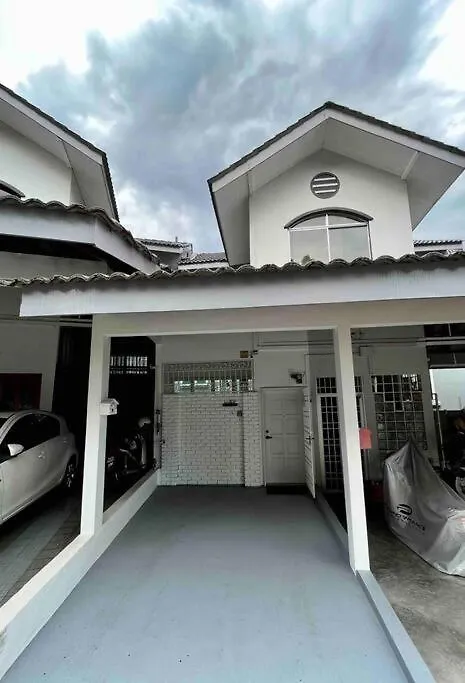 Feriehus Tanjung Bungah Pearl Hill42 Homestay